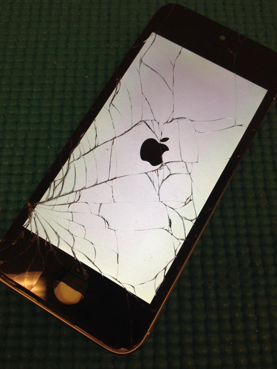 Iphone面板破裂更換維修