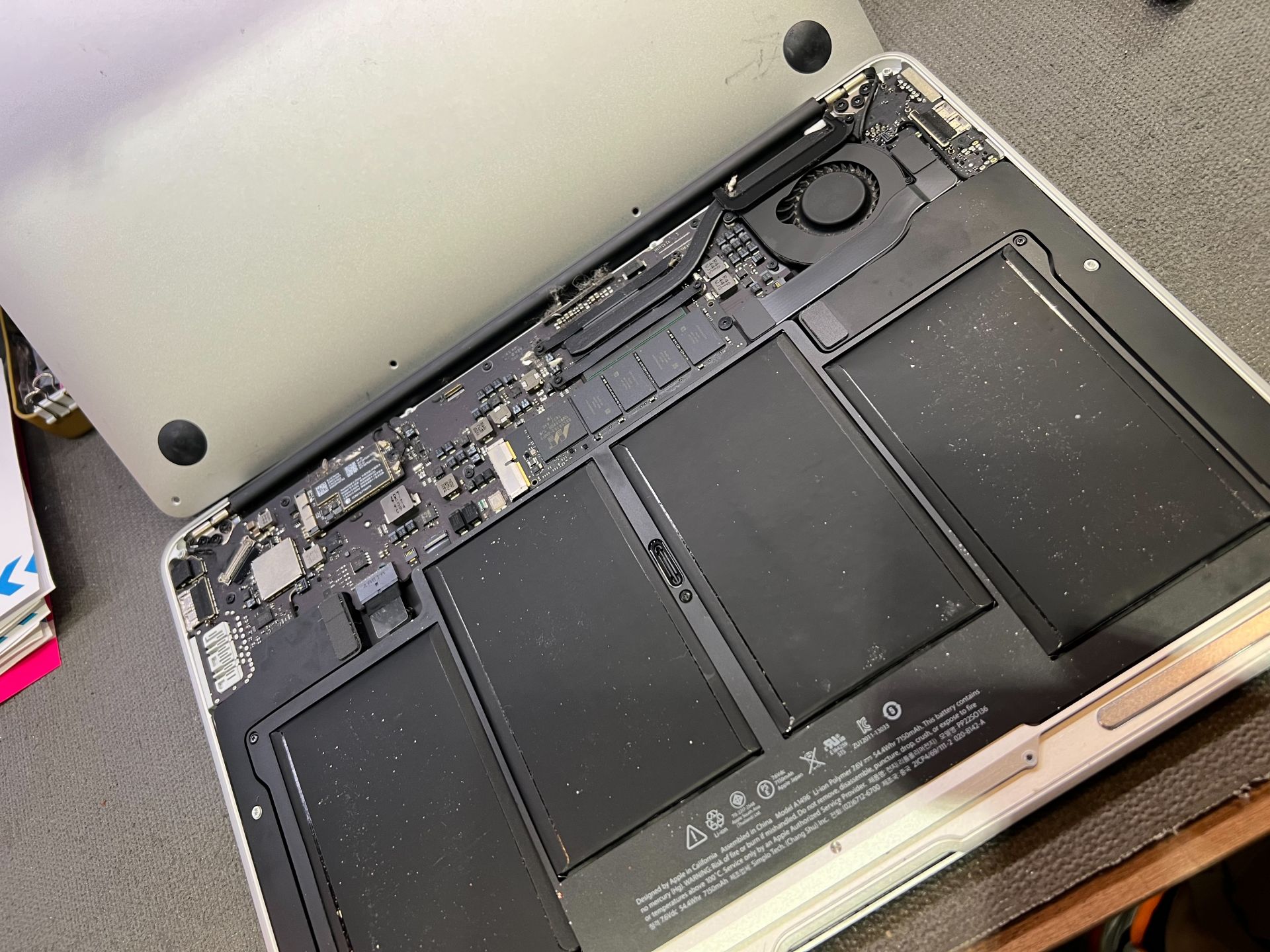 MacBook Air13吋 已使用7年多少沒啥問題