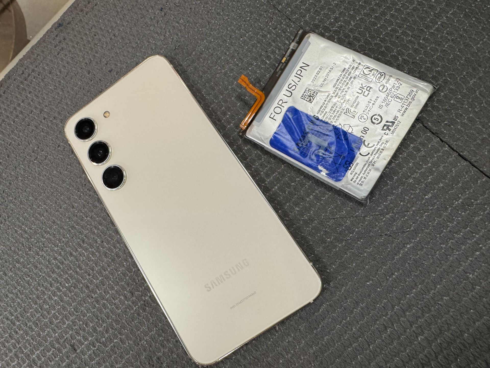 三星Galaxy  S23備用機換電池